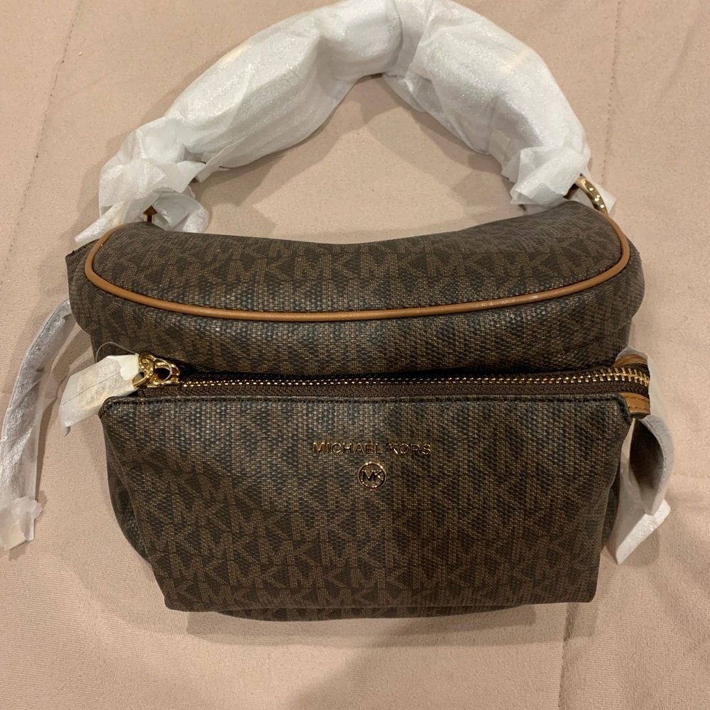 Michael Kors signature slater sling pack bag